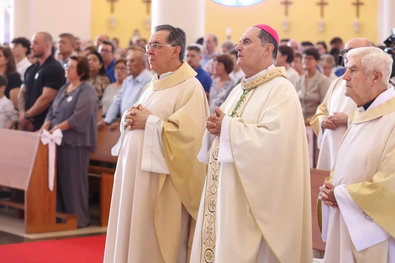 Diocese de Crici&uacute;ma celebra a ordena&ccedil;&atilde;o episcopal de Dom Milton Zonta, novo bispo coadjutor, em cerim&ocirc;nia marcada por f&eacute;, emo&ccedil;&atilde;o e compromisso com a miss&atilde;o da Igreja.