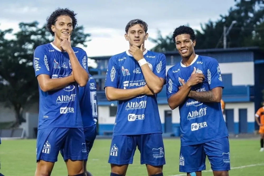 Caravaggio inicia disputa da final do Catarinense Sub-21