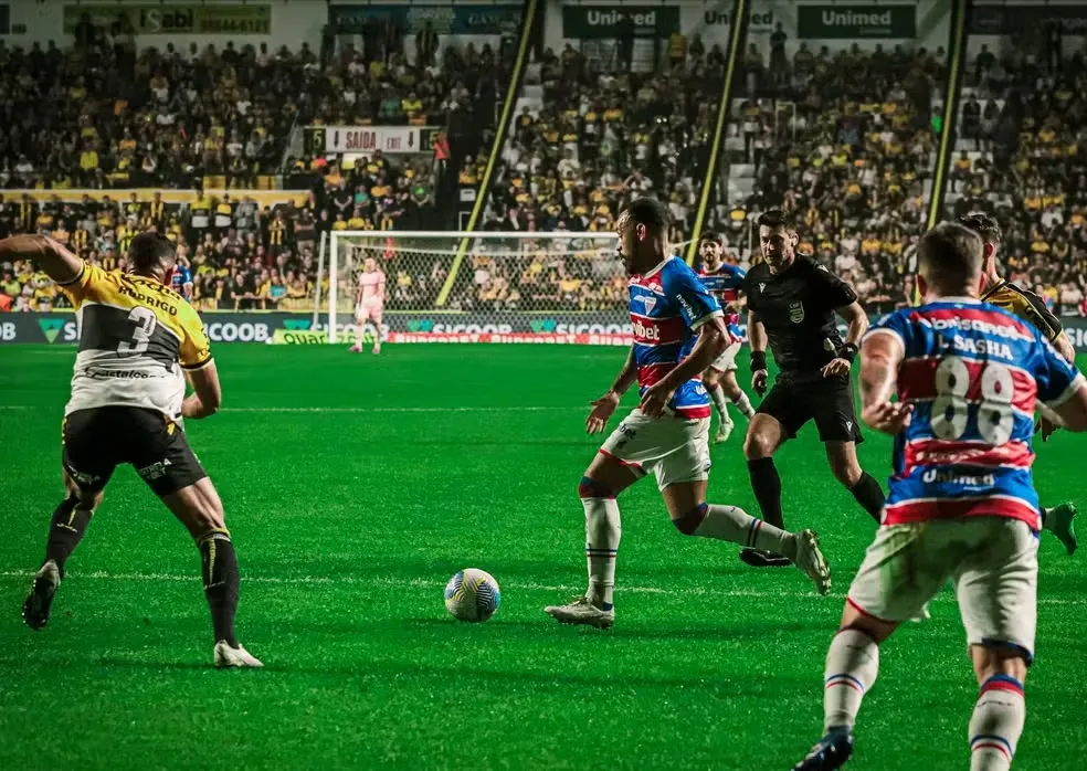 Erros individuais custam caro na derrota no PV