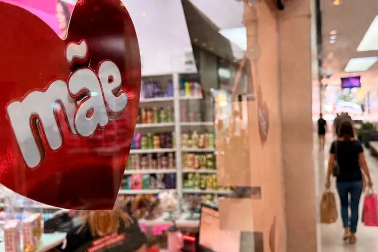 Comércio de Içara terá horário e ações especiais neste sábado
