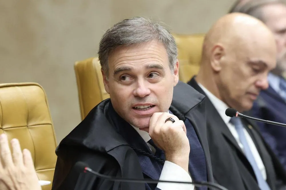Mendonça afasta perito da PF suspeito de vazar informações do Caso Master