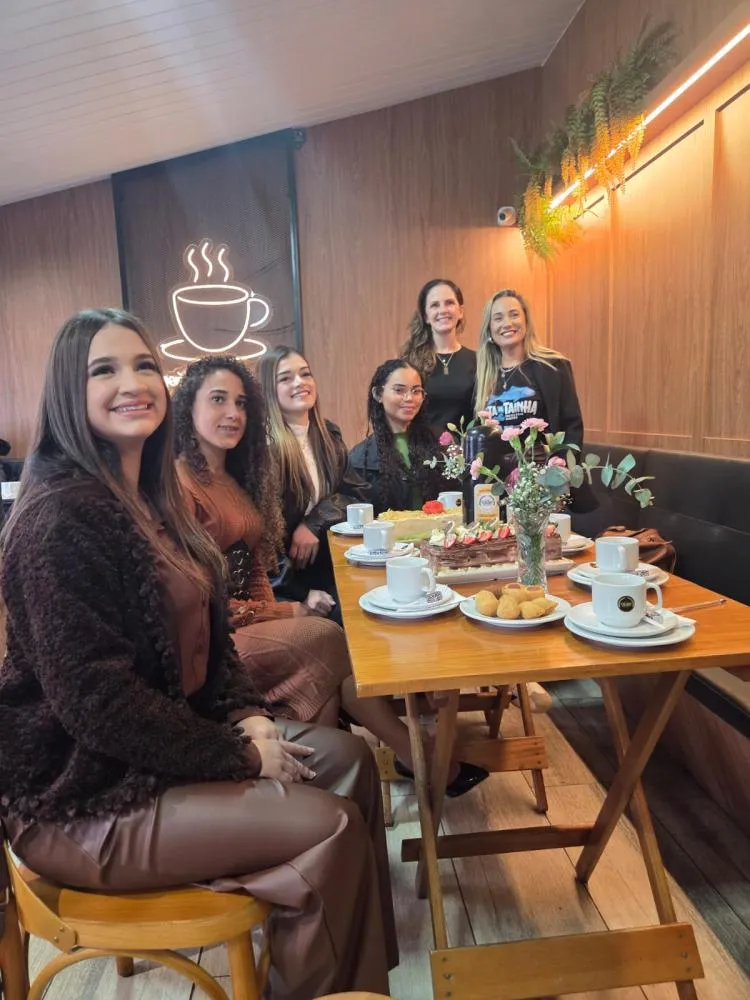 Candidatas à corte da 29ª Festa da Tainha são apresentadas em Balneário Rincão.