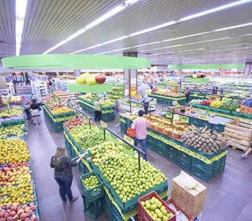 Jovem é flagrado furtando mercadorias avaliadas em R$ 600 de supermercado em Criciúma