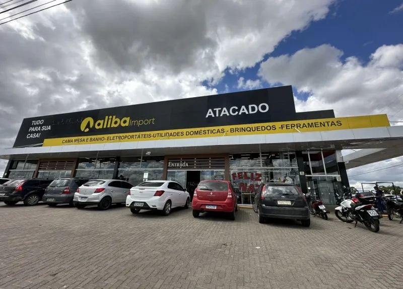 Estacionamento dos outlets vira refúgio de quem não quer pagar o estacionamento do shopping