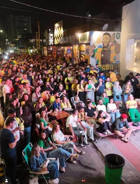NeyBar lota e vira sensação no Centro de Criciúma durante jogo da Seleção