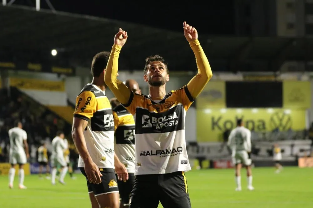 Criciúma fica no empate com o Ceará e deixa escapar terceira vitória consecutiva