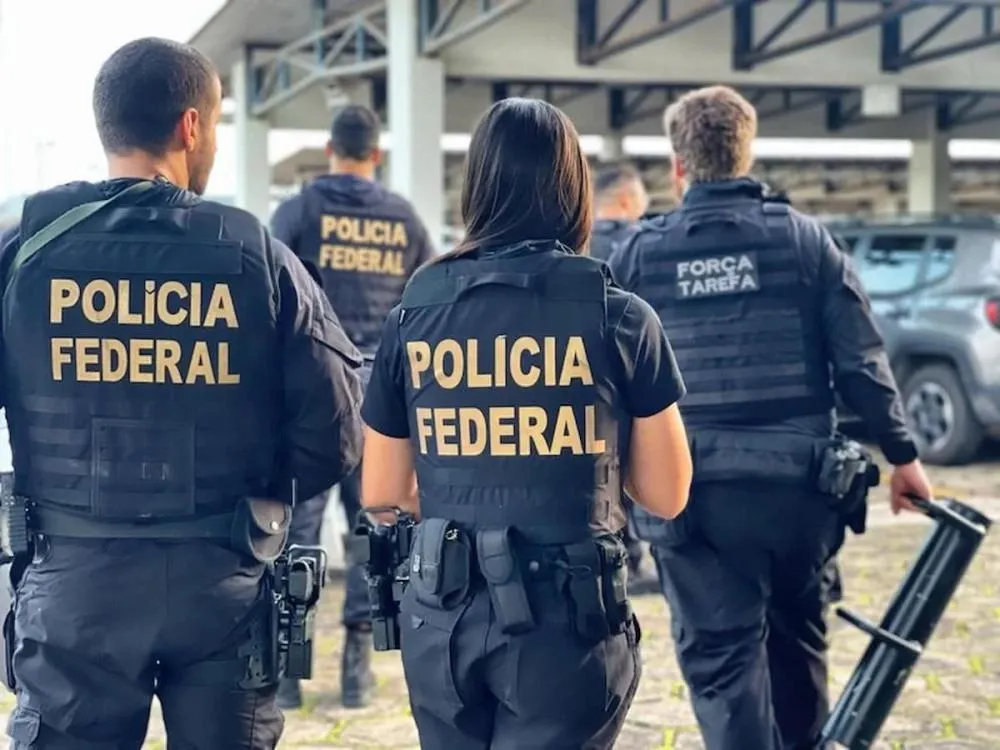  Polícia Federal prendeu homem por buso sexual infantil no ambiente virtual.