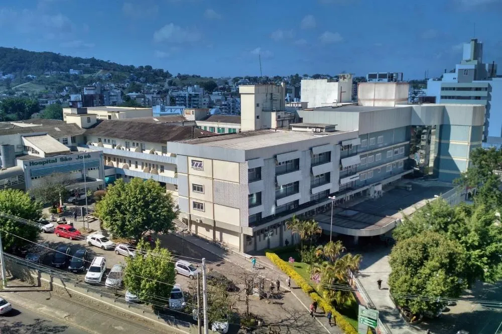  Hospital São José pede socorro com superlotação