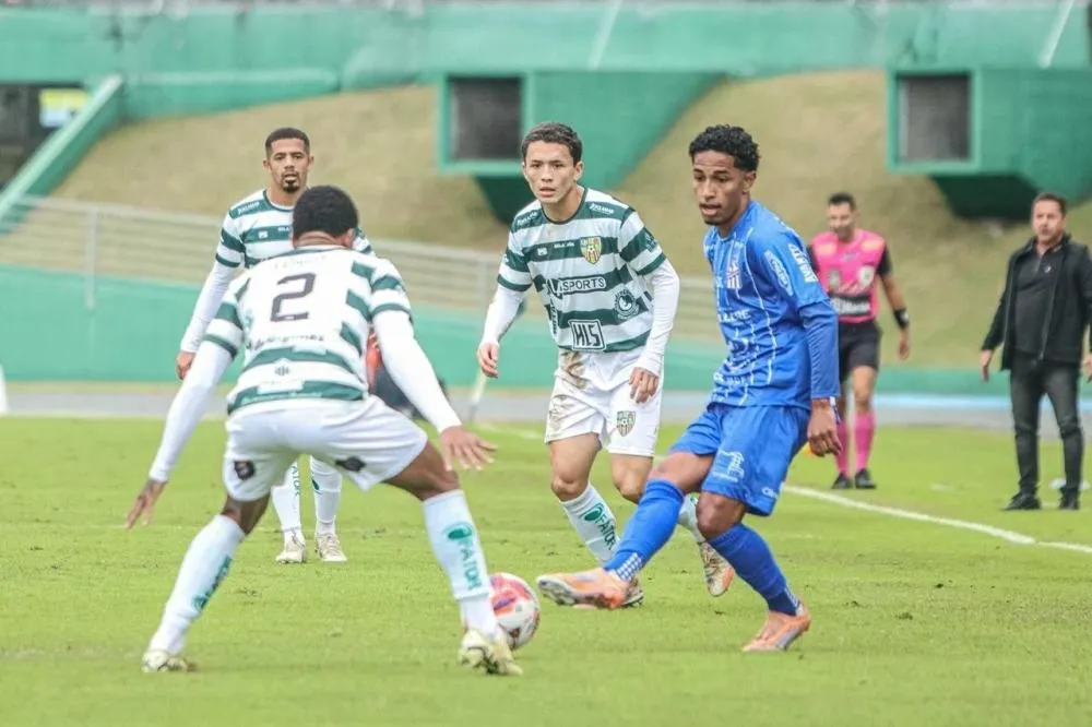 Caravaggio sofre virada com gols nos acréscimos e cai na tabela da Série B do Catarinense