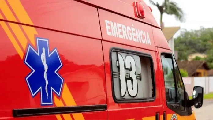 Deslizamento atinge residência e deixa menina de 10 anos em estado grave