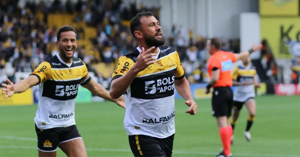 Vitória de líder: Criciúma mostra força no Majestoso
