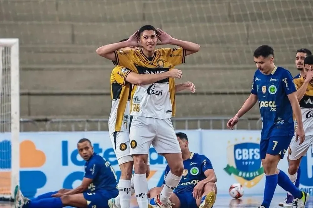Criciúma Futsal disputa final dos Jogos Universitários Brasileiros em Goiás