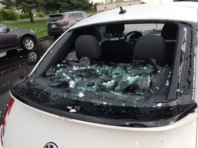 “Verdadeiro apocalipse”: chuva de granizo destrói telhados e assusta moradores em Florianópolis