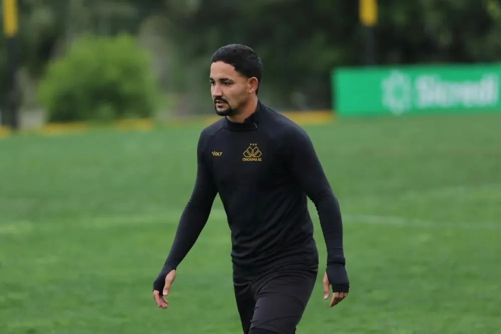 Torcida do Criciúma vive expectativa para segundo jogo de Umberto Louzer e espera nova grande atuação