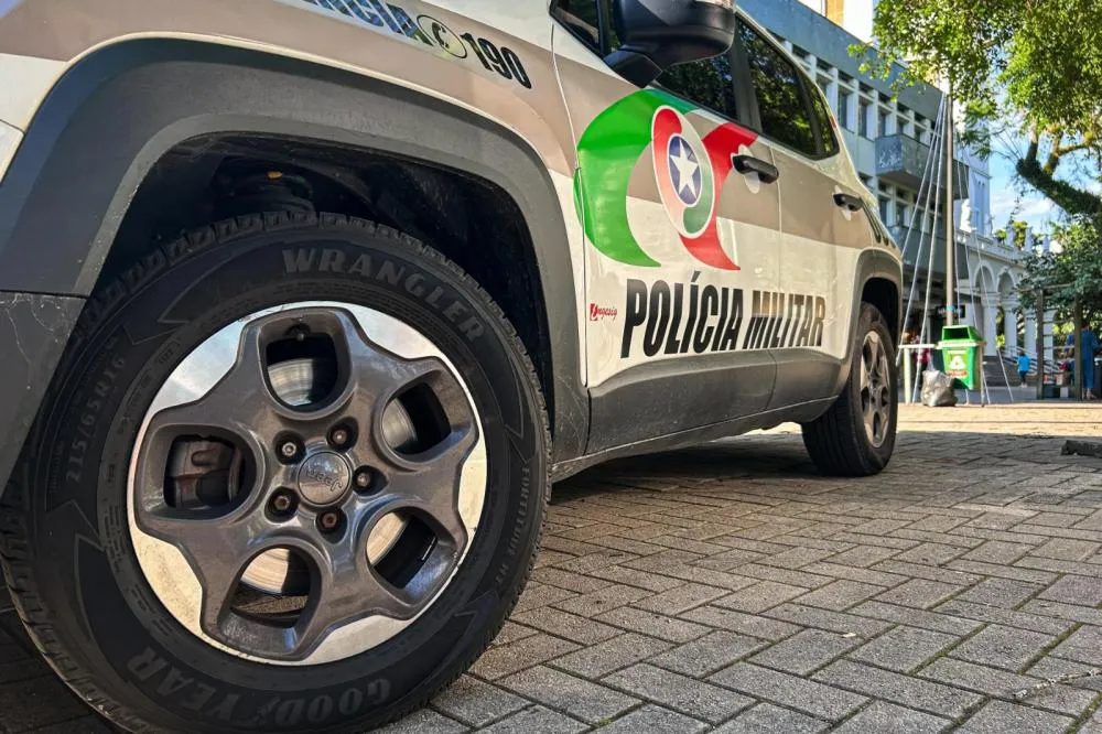 Funcionários flagram furto de carne e homem é preso em fruteira de Criciúma