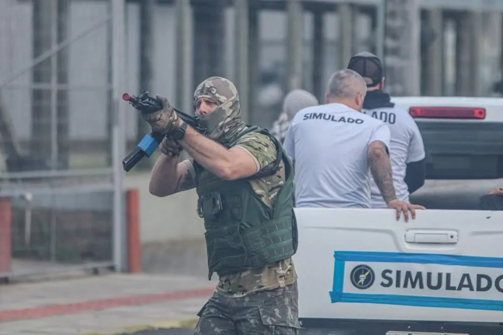 Polícia Militar simula assalto a dois bancos com reféns e fuga de criminosos em Forquilhinha
