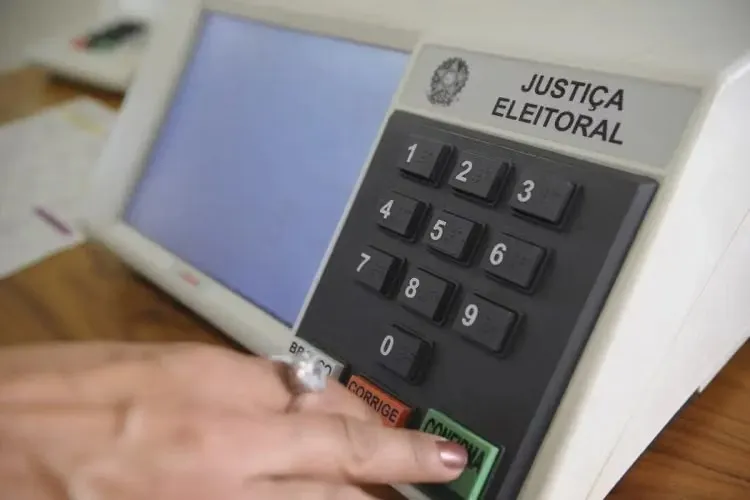 Santa Catarina registra 48 urnas eletrônicas substituídas durante a manhã do segundo turno
