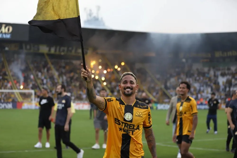 Criciúma disputa sexto título em três anos e meio